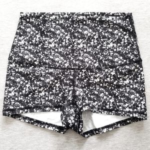 Lululemon Boogie Roll Down Short Sequin Print (6)